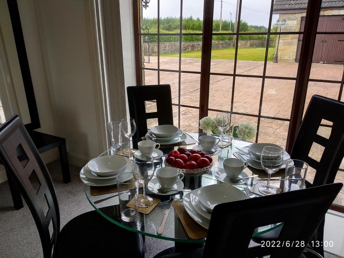 Cottage With Panoramic Views Kirk of Shotts Buitenkant foto