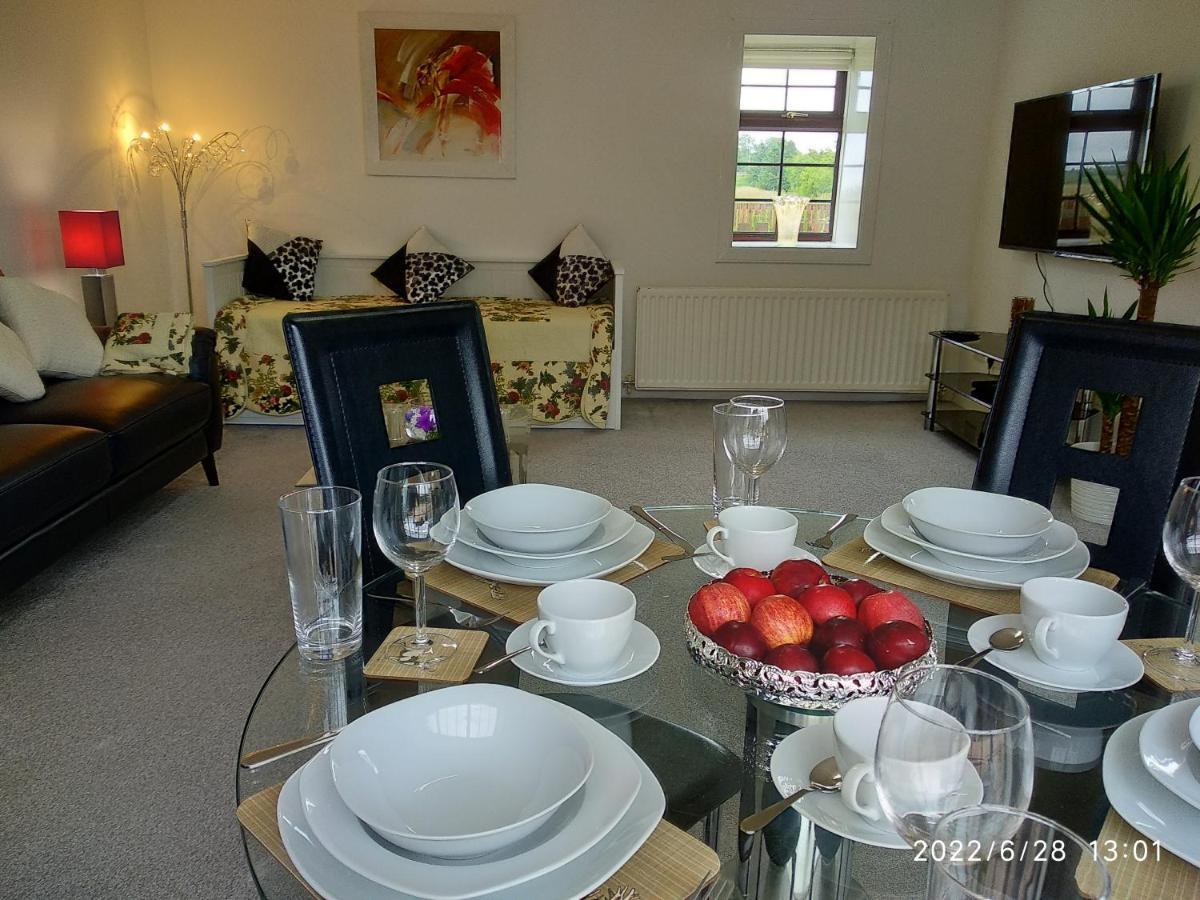 Cottage With Panoramic Views Kirk of Shotts Buitenkant foto